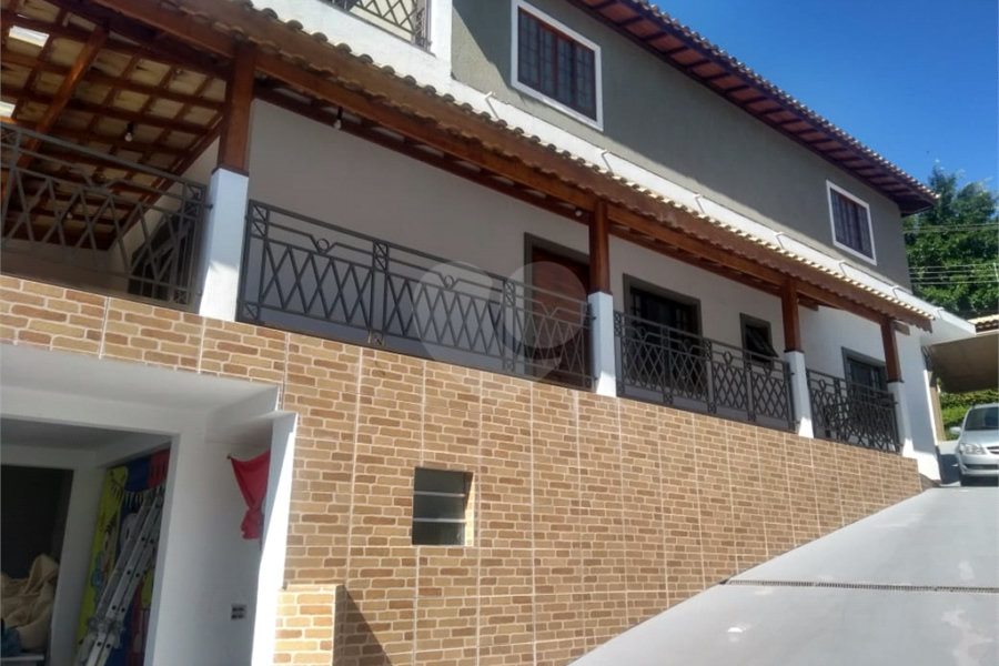 Casa à venda com 3 quartos, sendo 1 suíte, no condomínio Alpes de Mairiporã, Mairiporã - SP