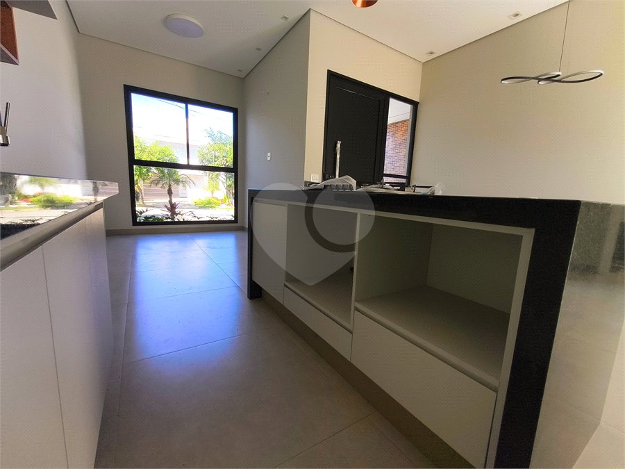 Casa à venda com 3 quartos, sendo 1 suíte, no condomínio Terras de São Francisco, Sorocaba - SP
