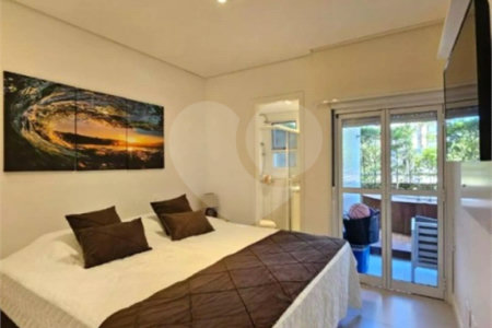 Apartamento à venda com 3 quartos, sendo 1 suíte, em Riviera de São Lourenço, Bertioga, SP