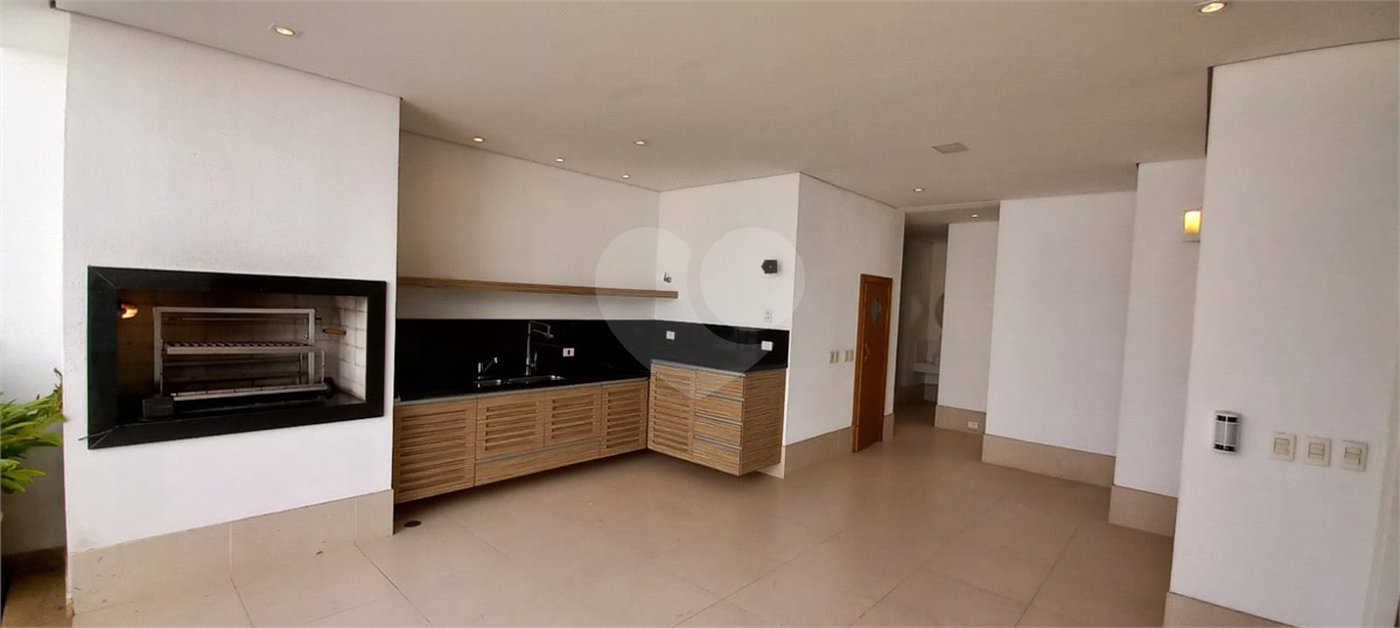 Sobrado à venda ou para alugar com 7 quartos, sendo 4 suítes,  em Cidade Jardim, São Paulo, SP
