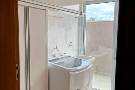 Sobrado à venda com 3 quartos, sendo 1 suíte,  em Vila Suissa, Mogi das Cruzes, SP