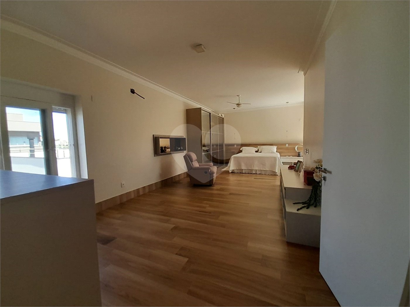 Casa à Venda no Condomínio Damha III – Elegância e Conforto para sua Família