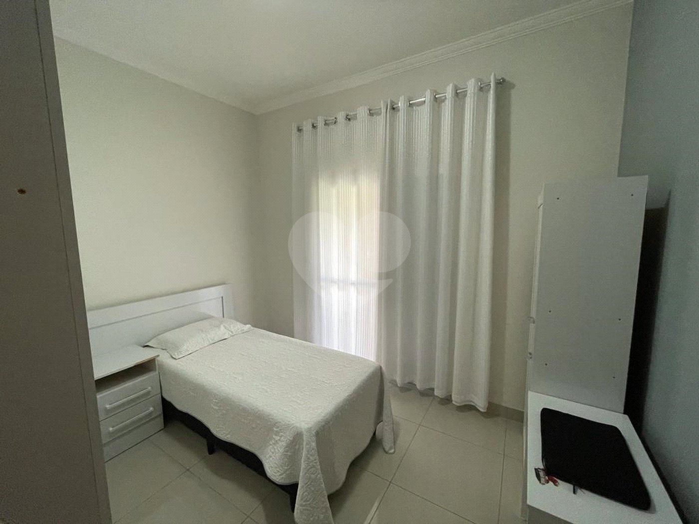 Casa à venda com 8 quartos, sendo 2 suítes,  em Jardim Estância Brasil, Atibaia, SP