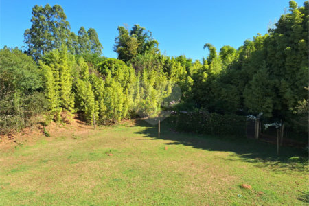 Chácara à venda com 3 quartos, sendo 1 suíte, em Chácara de Recreio Jardim Alvorada, Botucatu, SP