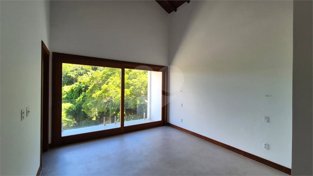 Casa à venda com 8 quartos, sendo 7 suítes, em Ferradura, Armação dos Búzios, RJ
