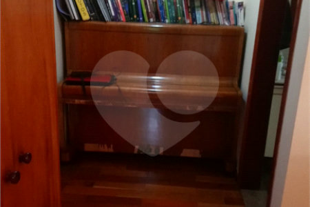 Casa para alugar com 4 quartos, sendo 2 suítes, em Campo Grande, São Paulo, SP
