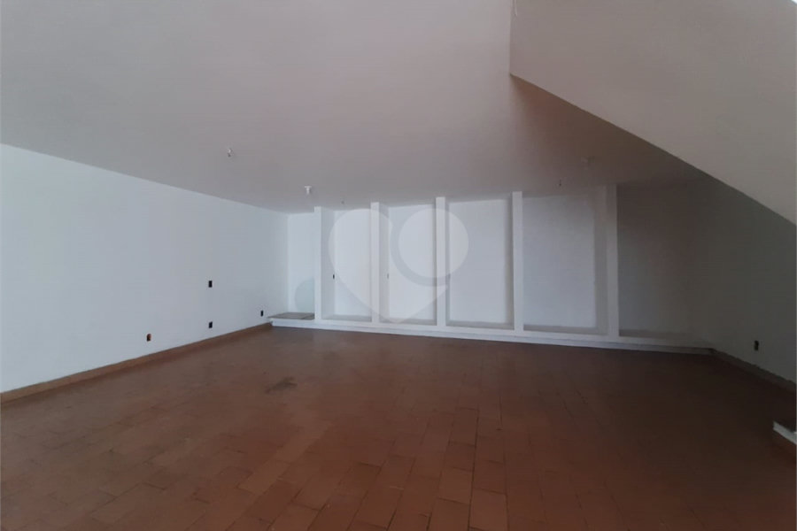 Sobrado à venda com 4 quartos, sendo 2 suítes, em Tremembé, São Paulo, SP
