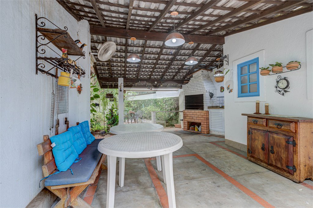 Casa à venda ou para alugar com 4 quartos, sendo 2 suítes, em Ibirapuera, São Paulo, SP