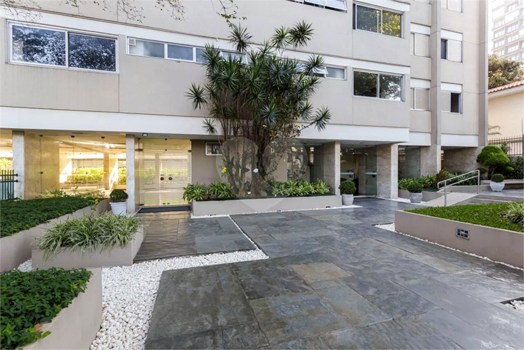 Apartamento à venda com 2 quartos, sendo 1 suíte, em Vila Olímpia, São Paulo, SP