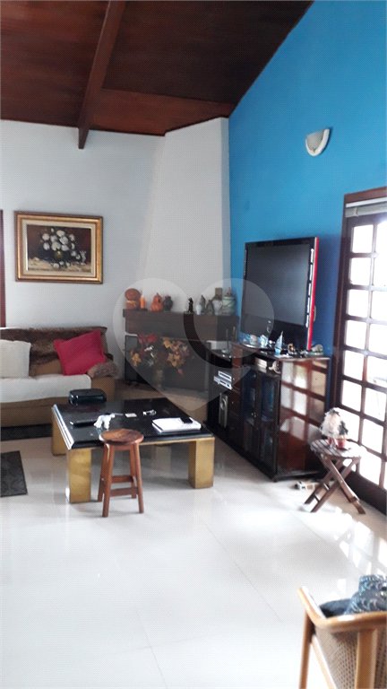 Casa à venda com 3 suítes no condomínio Gleba II, Mairiporã - SP