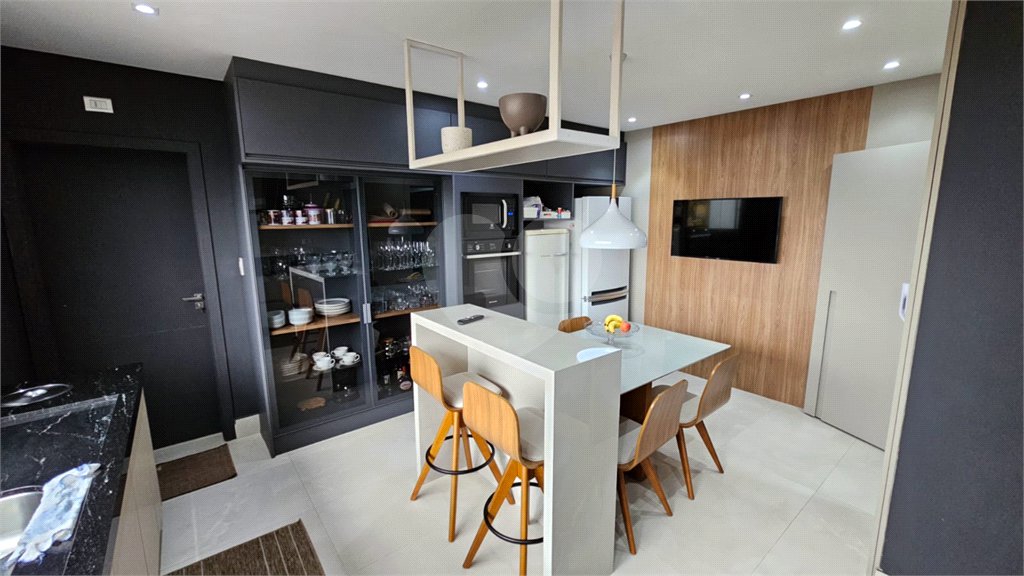 Apartamento à venda com 3 quartos, sendo 1 suíte,  no Centro, Suzano, SP
