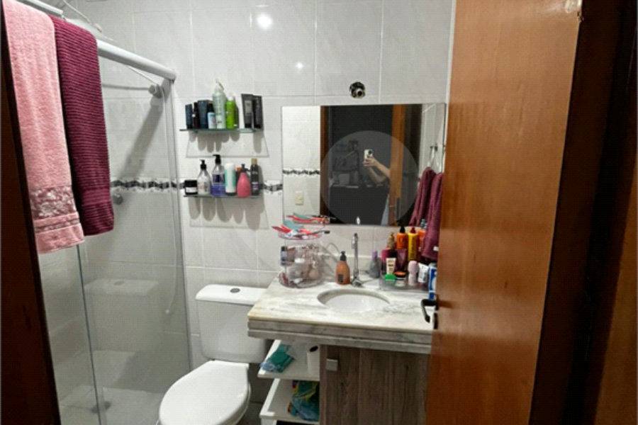 Casa à venda com 2 suítes no condomínio Residencial Maracujás, São Paulo - SP