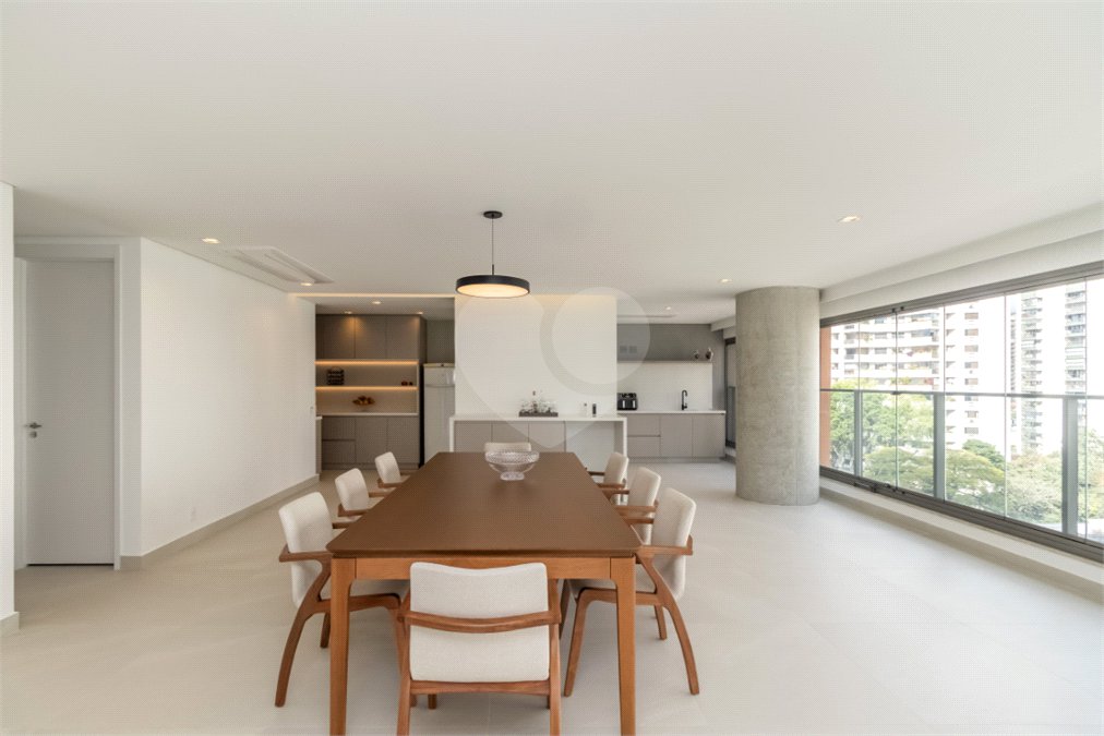 Apartamento à venda com 3 suítes em Campo Belo, São Paulo, SP