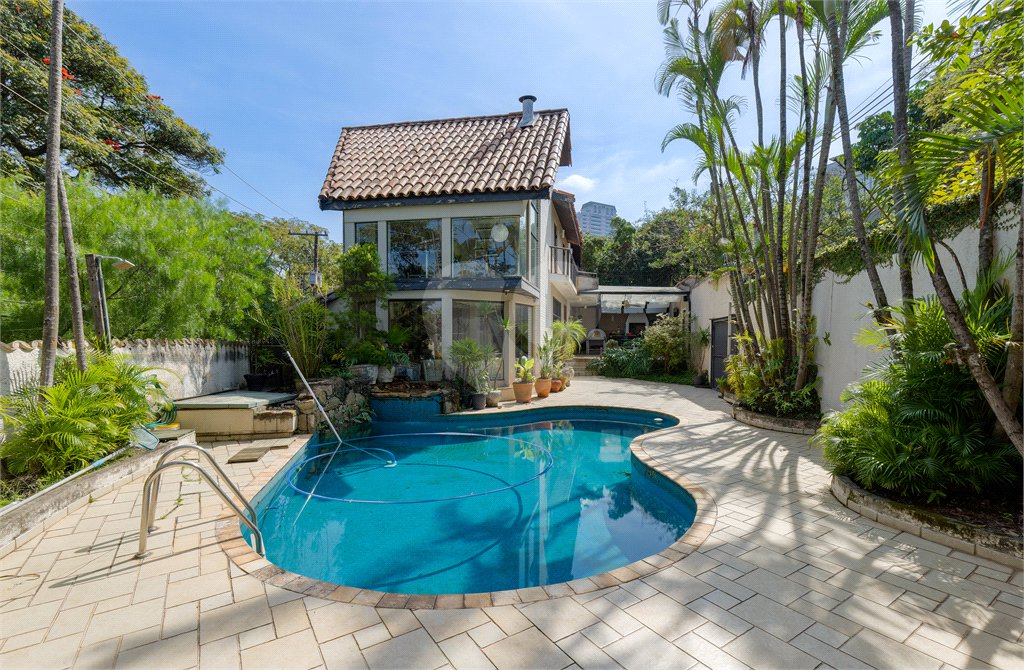 Casa à venda com 3 quartos, sendo 1 suíte, em Brooklin, São Paulo, SP