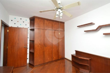 Casa à venda com 5 quartos, sendo 2 suítes, em Vila Galvão, Guarulhos, SP