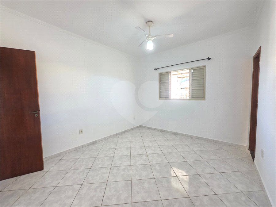 Casa à venda com 3 quartos, sendo 2 suítes, em Jardim Santo Antônio, Valinhos, SP