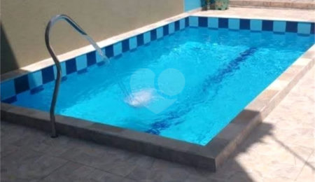Casa à venda com 2 suítes no condomínio Residencial Rubi, Mogi das Cruzes - SP