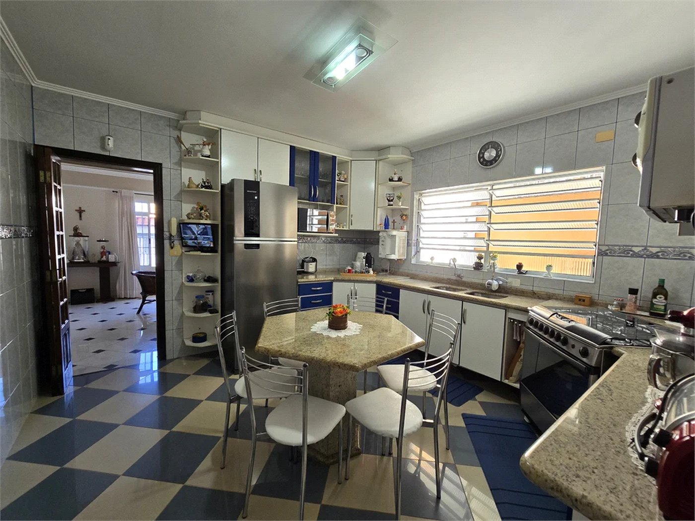 Sobrado à venda com 4 quartos, sendo 1 suíte,  em Vila Jaguara, São Paulo, SP