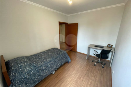 Apartamento à venda com 3 quartos, sendo 1 suíte,  em Vila Olímpia, São Paulo, SP