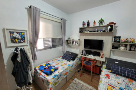 Sobrado à venda com 2 quartos em Vila Nivi, São Paulo, SP