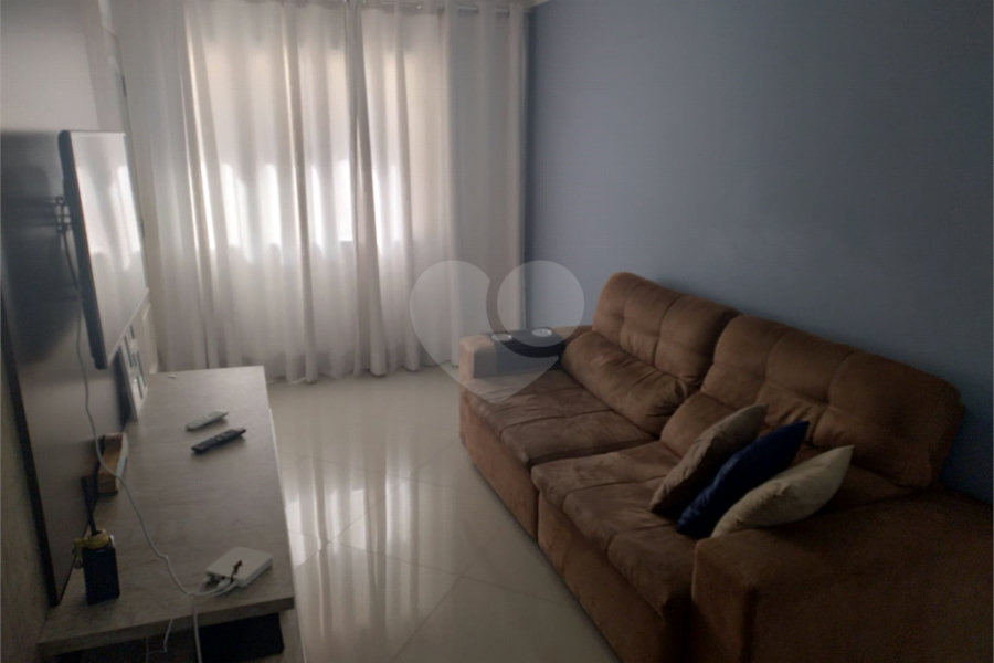 Casa à venda com 2 quartos, sendo 1 suíte, no condomínio Residencial Karen, São Paulo - SP