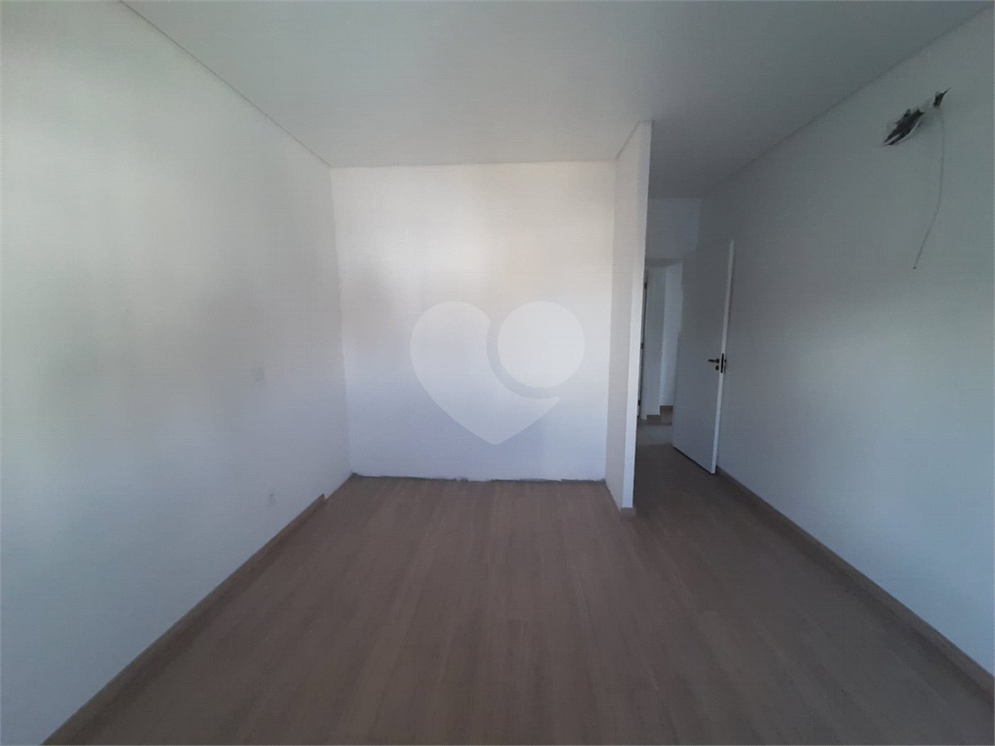 Sobrado à venda com 4 quartos, sendo 3 suítes, em Vila Paulicéia, São Paulo, SP