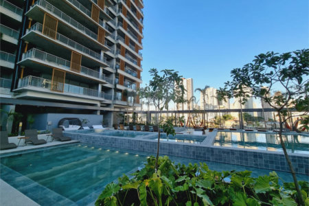 Apartamento à venda ou para alugar com 3 quartos, sendo 1 suíte, em Jardim das Acácias, São Paulo, SP