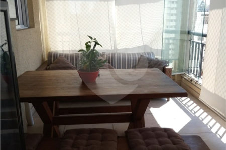 Apartamento à venda com 3 suítes em Vila Suzana, São Paulo, SP