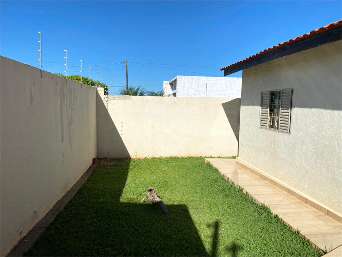 Casa à venda com 2 quartos, sendo 1 suíte, em Vila Renô, Ponta Porã, MS