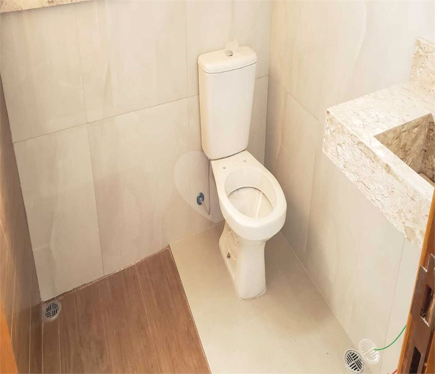 Sobrado à venda com 3 quartos, sendo 1 suíte, em Vila Romero, São Paulo, SP