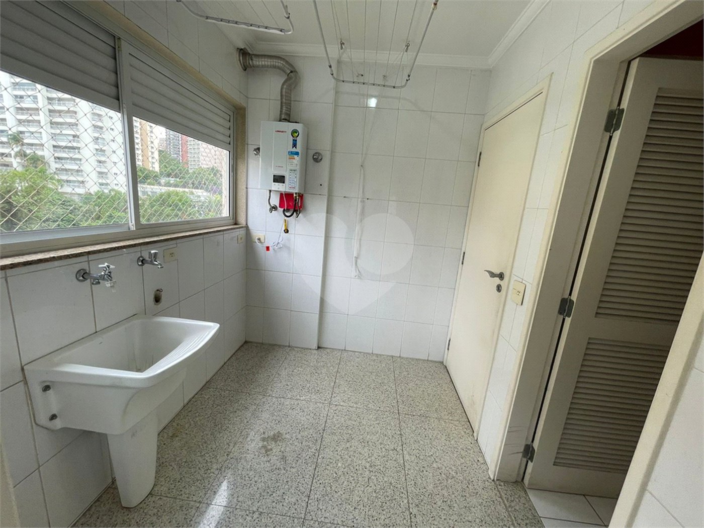 Apartamento à venda ou para alugar com 3 suítes em Vila Suzana, São Paulo, SP