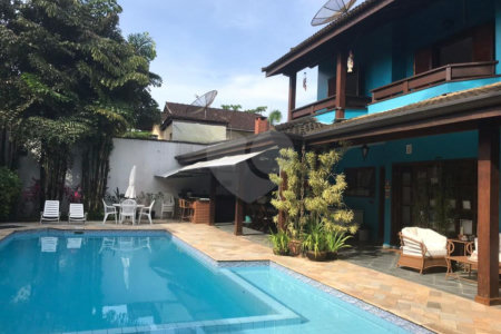 Sobrado à venda com 5 quartos, sendo 3 suítes, em Barra do Una, São Sebastião, SP