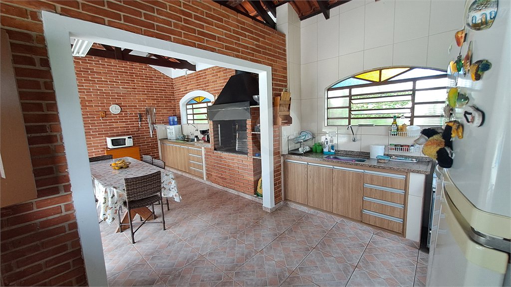 Casa à venda com 3 quartos, sendo 1 suíte, no condomínio Residencial Vale das Laranjeiras, Indaiatuba - SP
