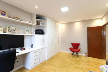 Casa à venda com 3 quartos, sendo 1 suíte, em Vila Maria Alta, São Paulo, SP