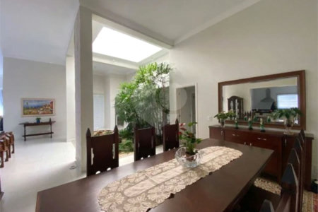 Casa à venda com 4 suítes no condomínio Ipê Velho, Vinhedo - SP