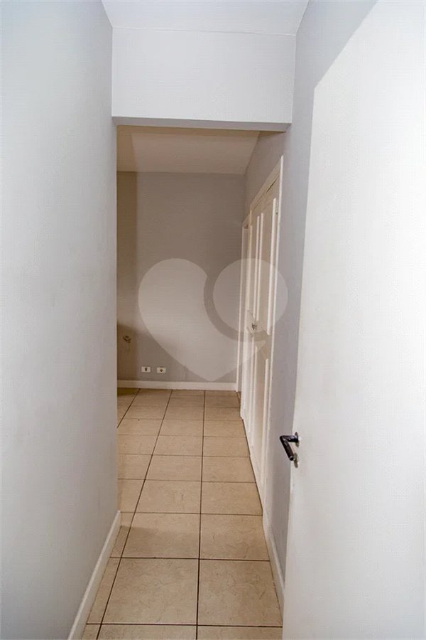 Apartamento 100M2 com 3 dormitórios sendo 1 suíte no melhor do Jardins