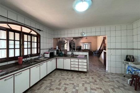 Casa Térrea à venda com 4 quartos, sendo 2 suítes, em Alpes D'Ouro, Bom Jesus dos Perdões, SP