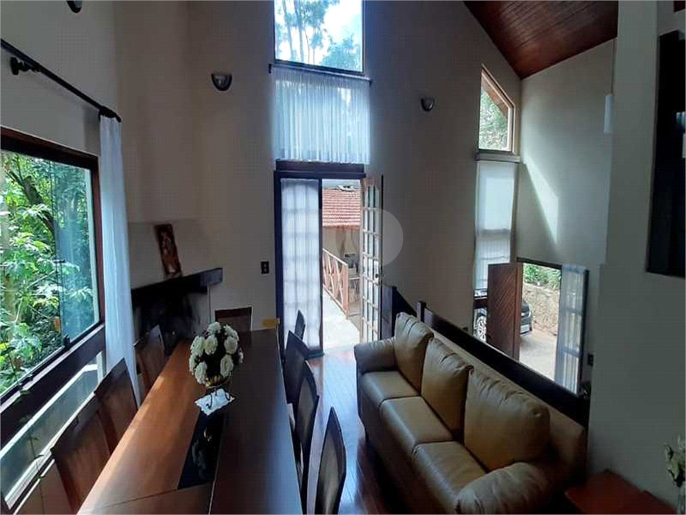 Sobrado à venda ou para alugar com 3 quartos, sendo 1 suíte, em Serra da Cantareira, Mairiporã, SP