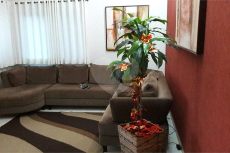 Casa à venda com 4 quartos, sendo 2 suítes, no condomínio Monte Belo, Salto - SP