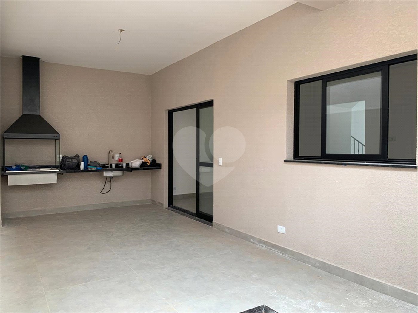 Casa à venda com 3 suítes no condomínio Residencial Celina, Atibaia - SP