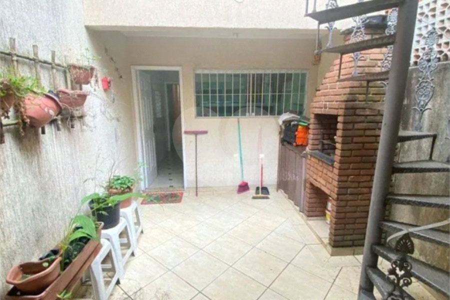 Sobrado à venda com 2 quartos, sendo 1 suíte,  em Jardim Regina, São Paulo, SP