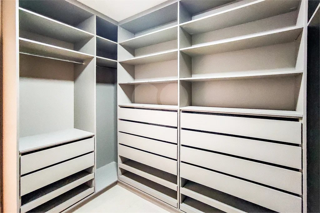 Apartamento totalmente mobiliado com ar-condicionado localizado no coração do Brooklin!!!