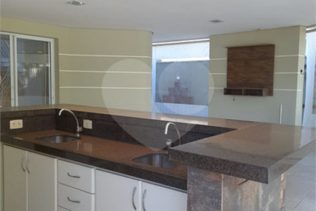 Casa à venda com 4 quartos, sendo 3 suítes, no condomínio Residencial Terras de Vinhedo, Vinhedo - SP