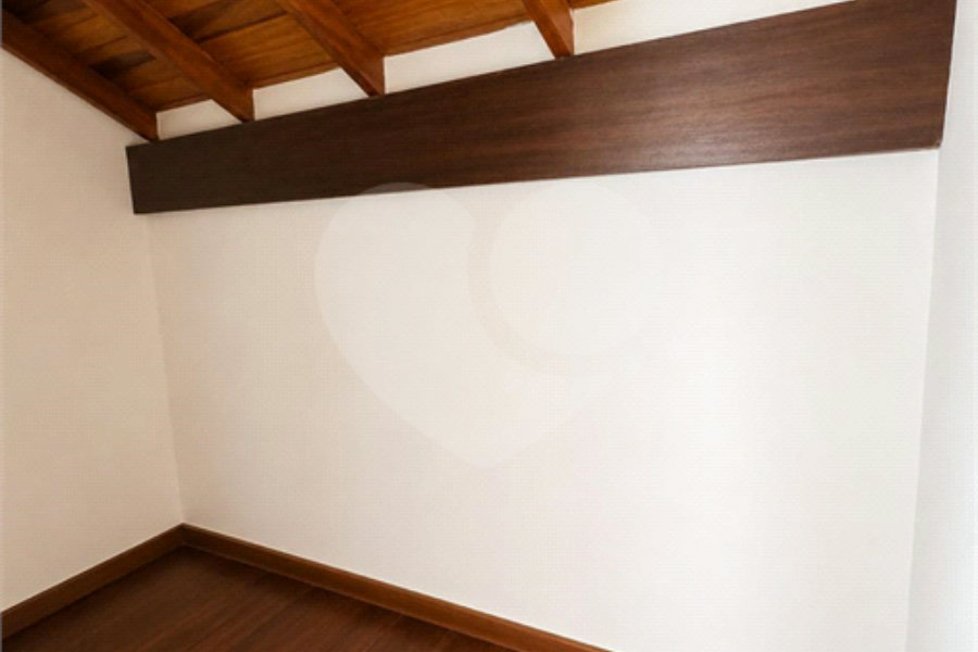 Casa Térrea à venda com 3 quartos, sendo 2 suítes,  em Luiz Fagundes, Mairiporã, SP