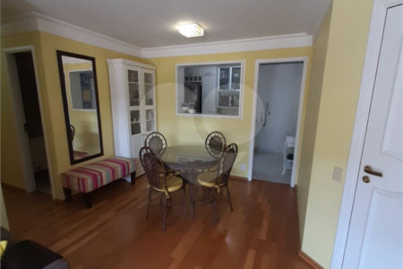 Apartamento à venda com 3 quartos, sendo 1 suíte, em Santo Amaro, São Paulo, SP
