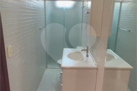 Casa à venda com 3 suítes em Vila Romana, São Paulo, SP
