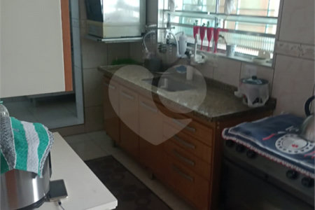 Casa à venda com 3 quartos, sendo 1 suíte,  no Centro, Mogi das Cruzes, SP