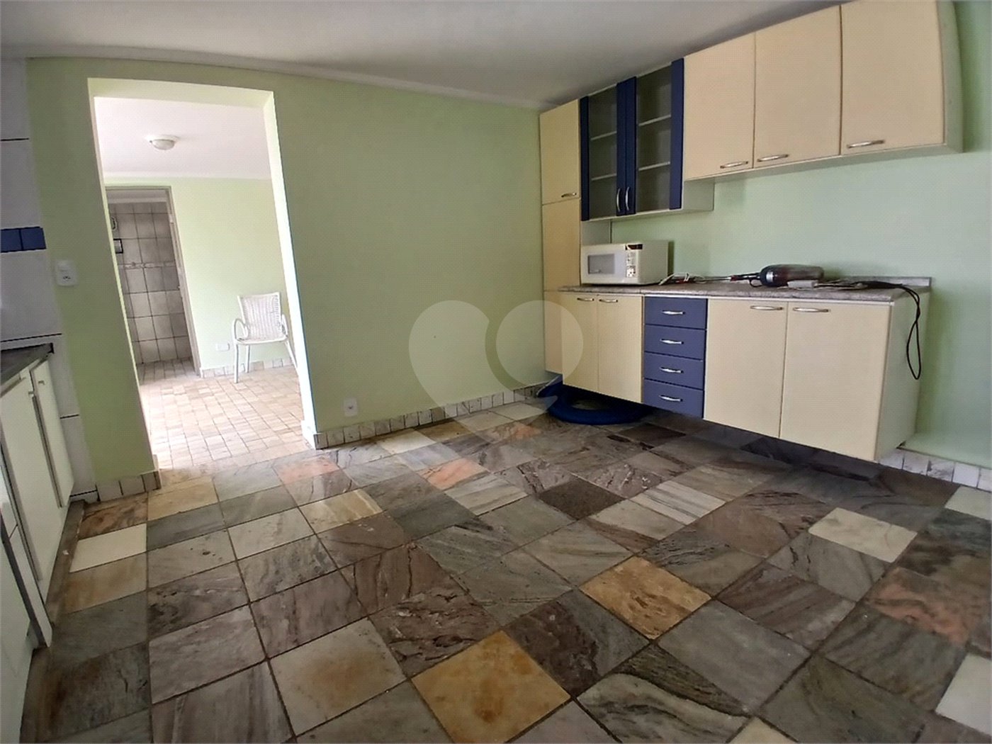 Casa à venda com 5 quartos, sendo 3 suítes, em Vila Santista, Atibaia, SP