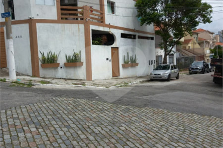 Sobrado à venda ou para alugar com 3 quartos, sendo 13 suítes, em Jardim São Paulo(zona Norte), São Paulo, SP
