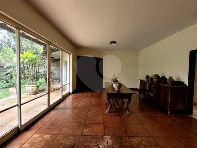 Casa à venda com 4 suítes no condomínio Chácara Flora, São Paulo - SP
